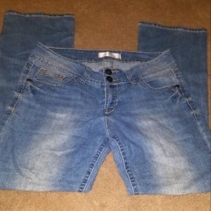 Cute Light Wash Double Button Jeans